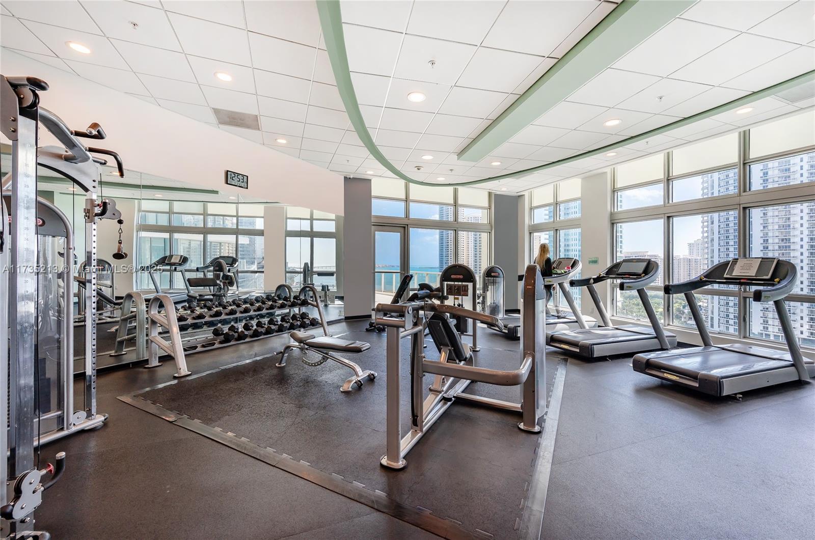300 S Biscayne Blvd #T-1905, Miami FL 33131