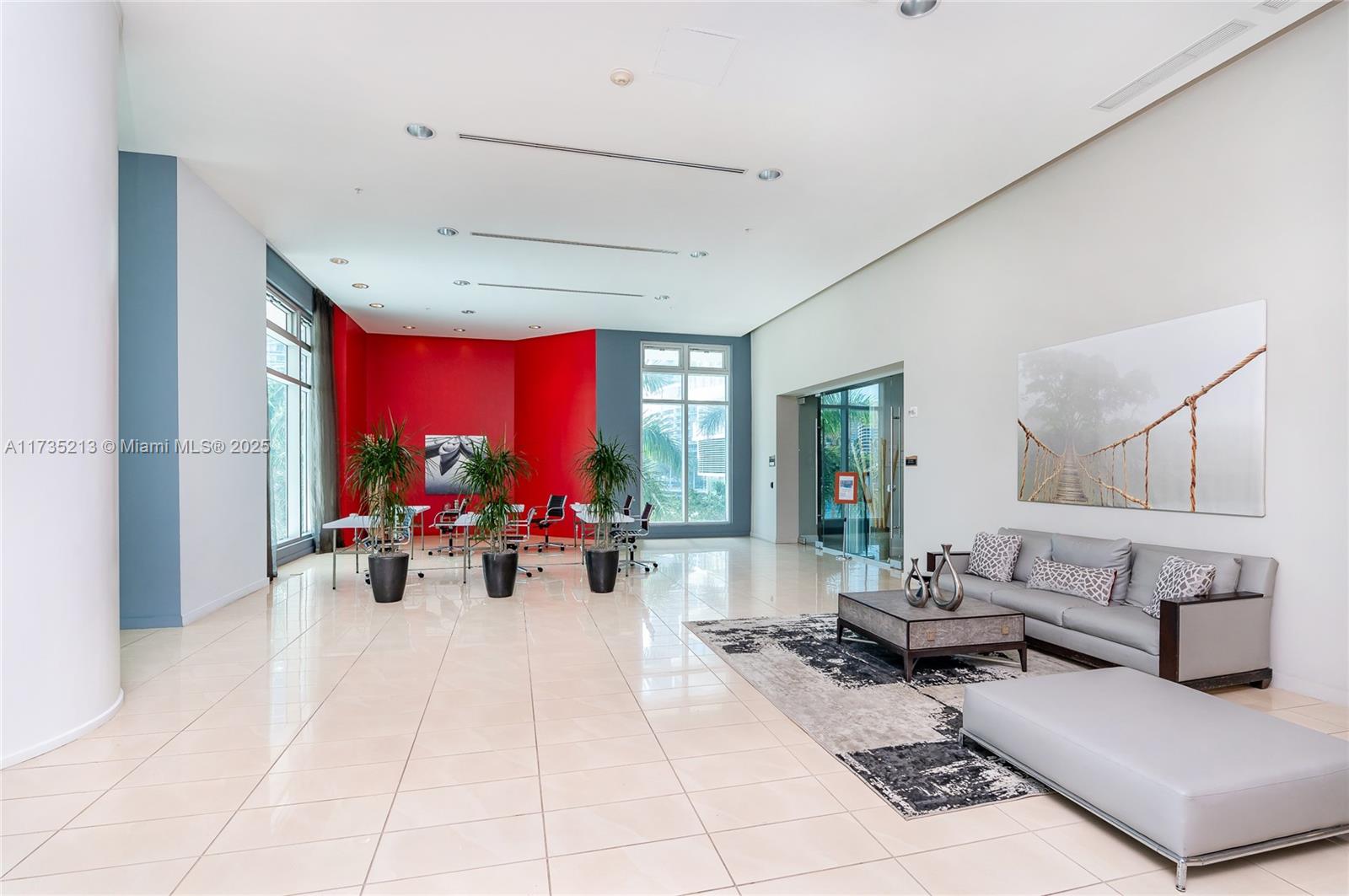 300 S Biscayne Blvd #T-1905, Miami FL 33131