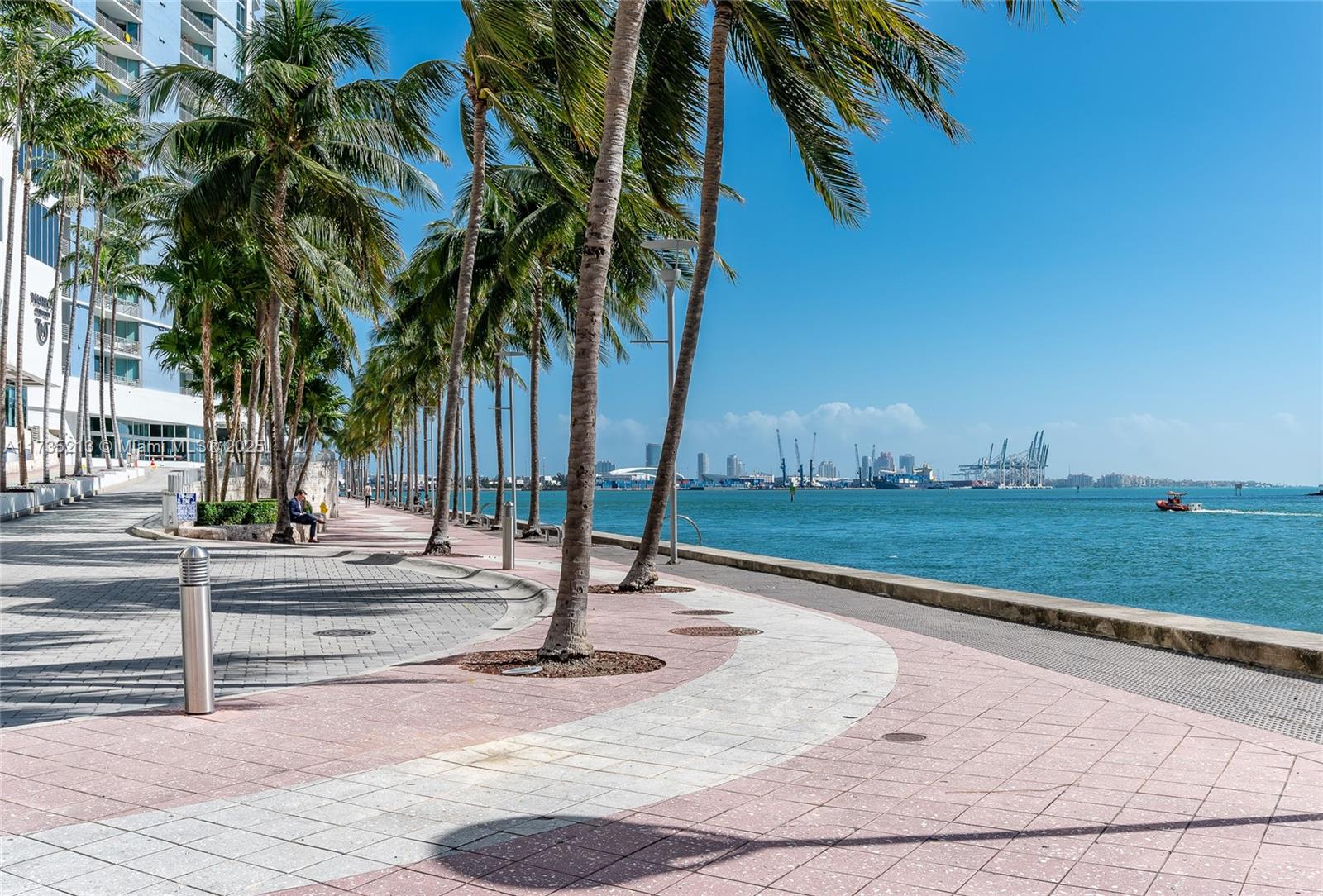 300 S Biscayne Blvd #T-1905, Miami FL 33131