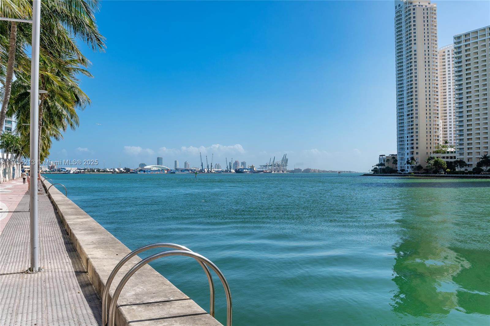 300 S Biscayne Blvd #T-1905, Miami FL 33131