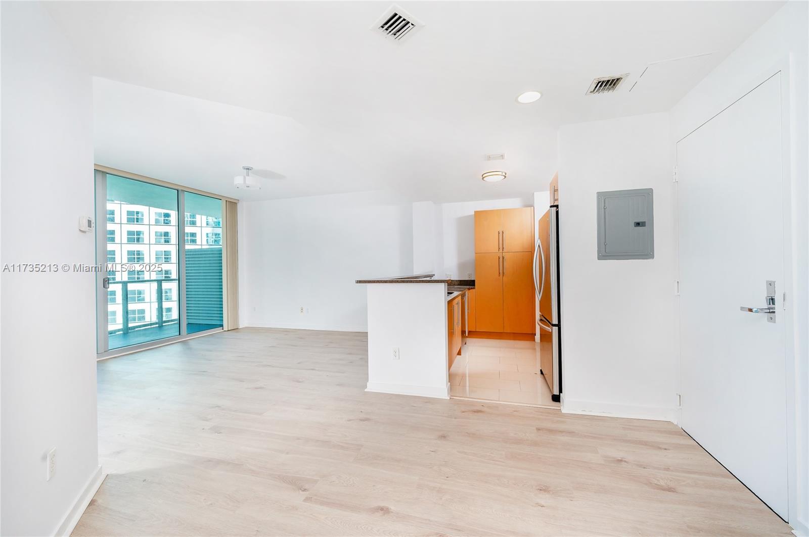 300 S Biscayne Blvd #T-1905, Miami FL 33131