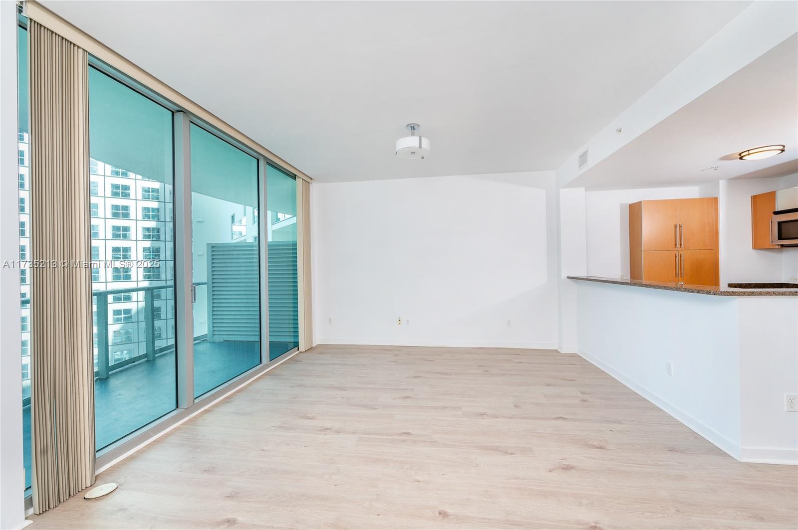 300 S Biscayne Blvd #T-1905, Miami FL 33131