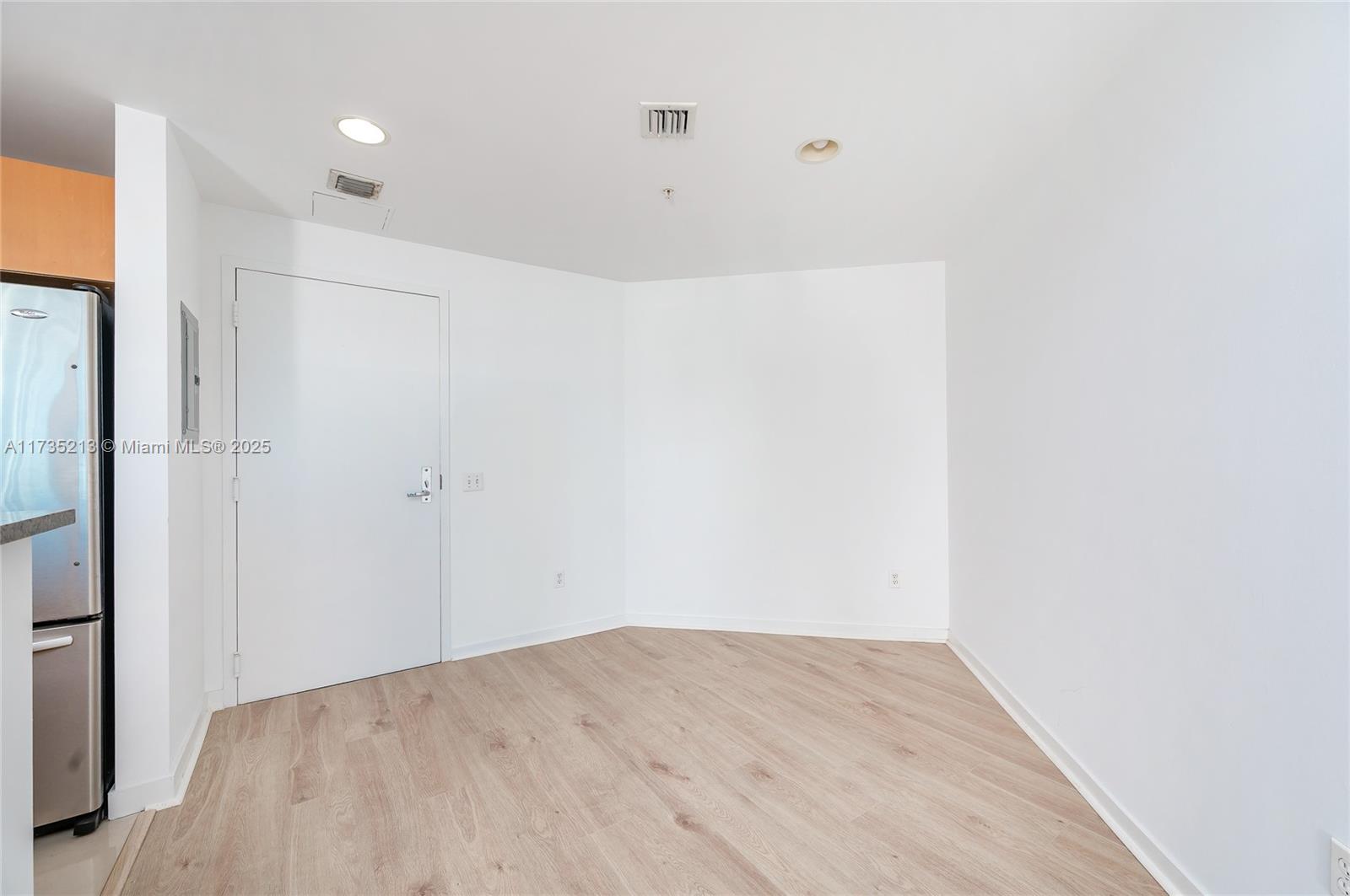 300 S Biscayne Blvd #T-1905, Miami FL 33131