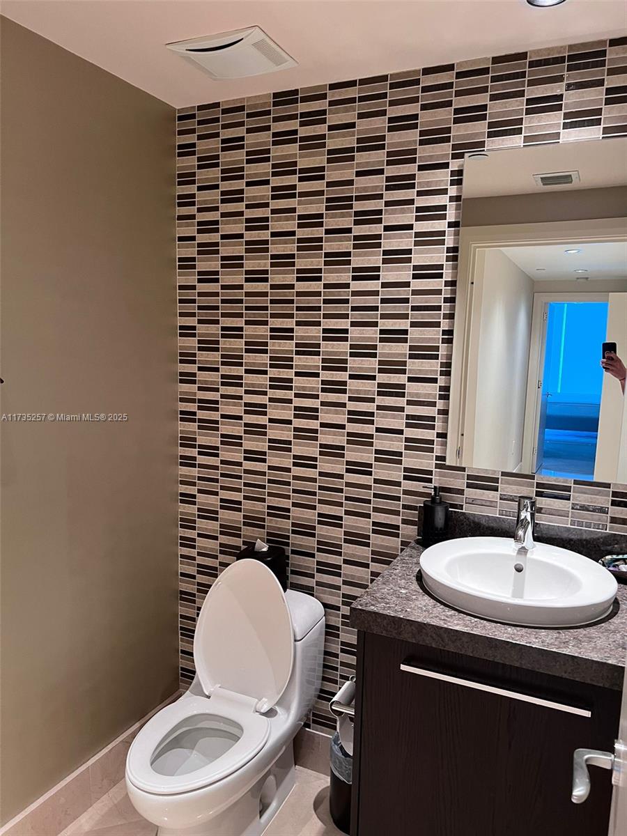 17121 Collins Ave #3304, Sunny Isles Beach FL 33160