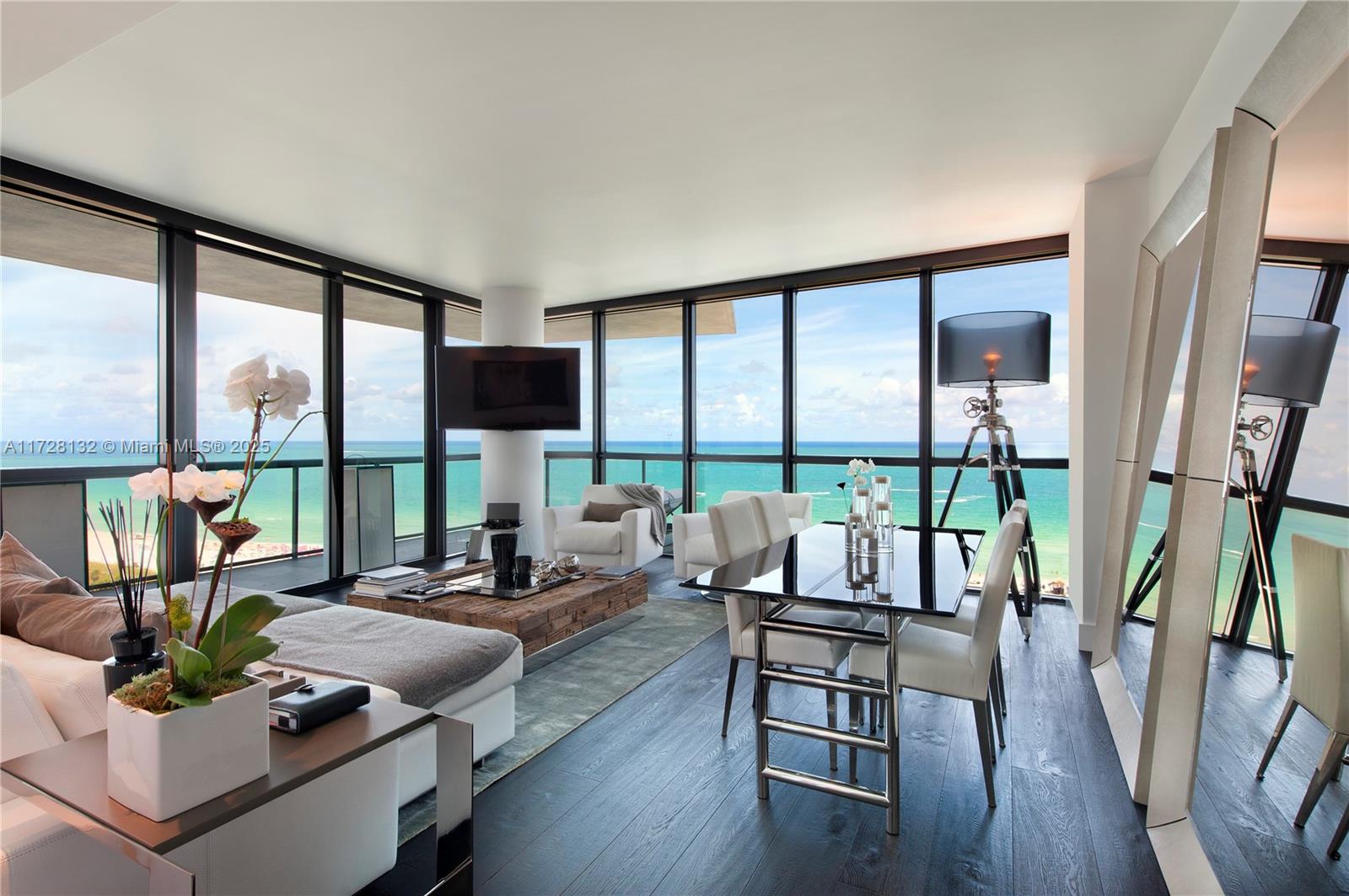 Apartamento à Venda em Miami Beach, FL