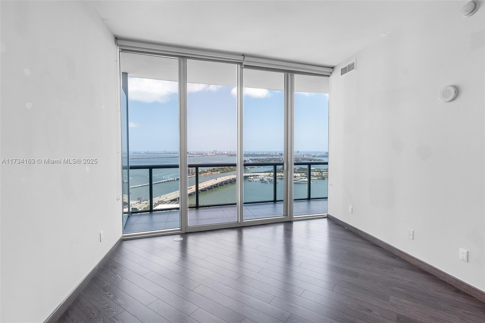888 Biscayne Blvd #4810, Miami FL 33132