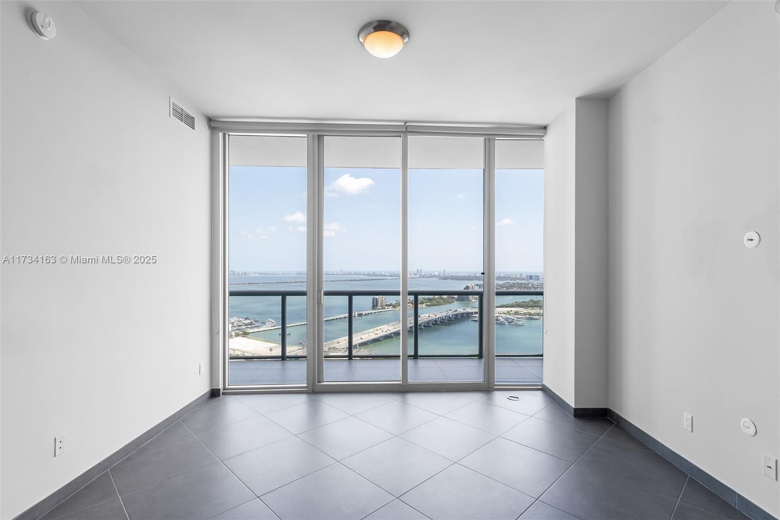 888 Biscayne Blvd #4810, Miami FL 33132