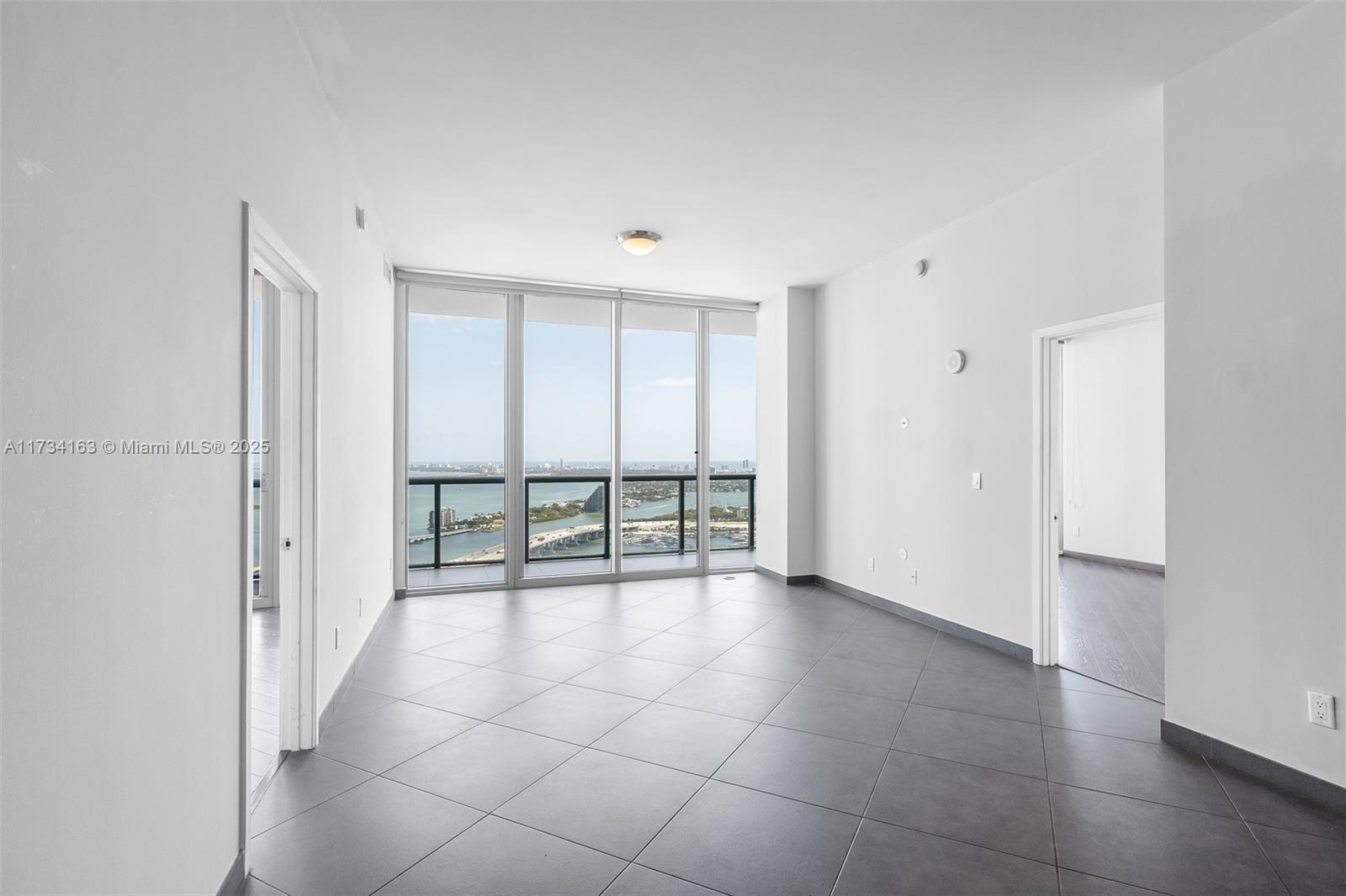 888 Biscayne Blvd #4810, Miami FL 33132