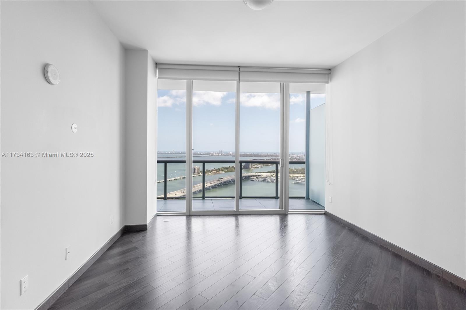 888 Biscayne Blvd #4810, Miami FL 33132