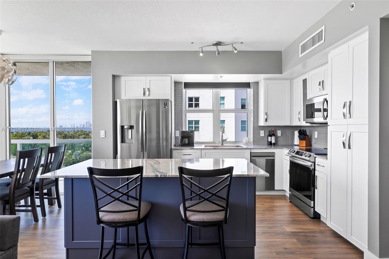7910 Harbor Island Dr #911, North Bay Village FL 33141