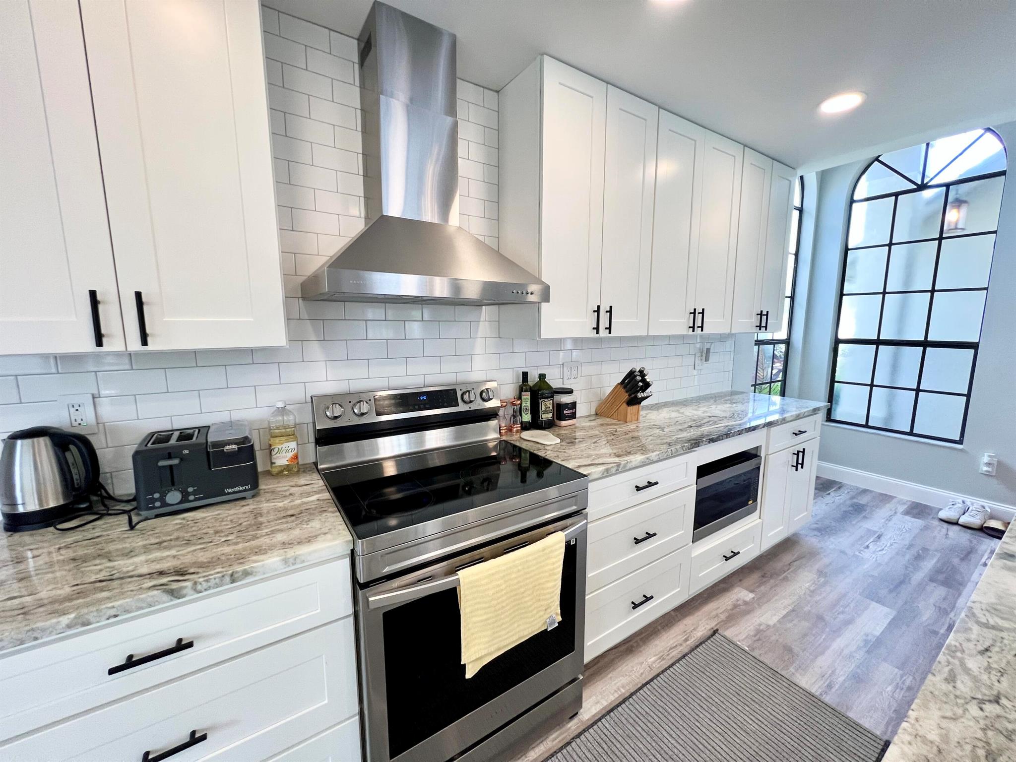 12989 Meadowbreeze Drive