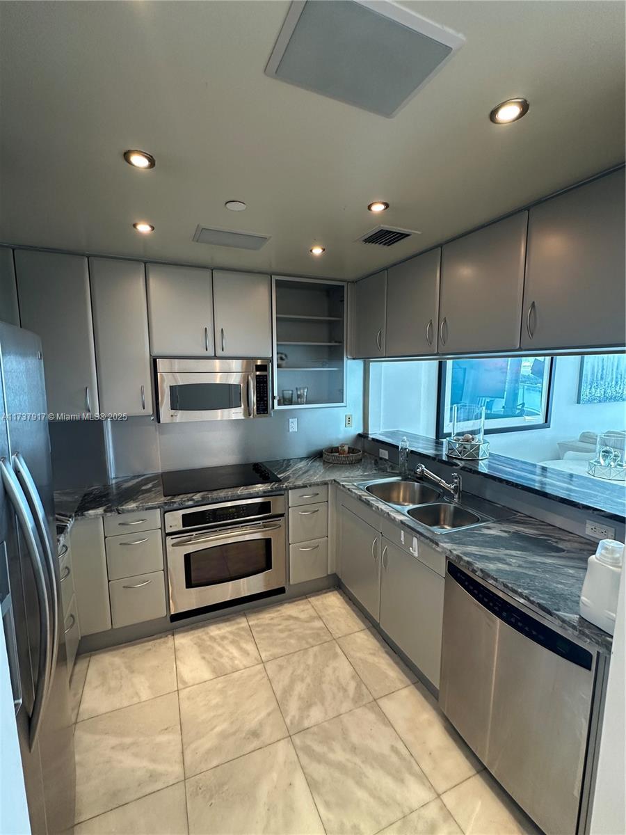 540 West Ave #1813, Miami Beach FL 33139