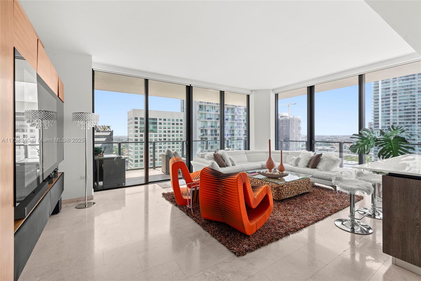 88 SW 7th St #1812, Miami FL 33130
