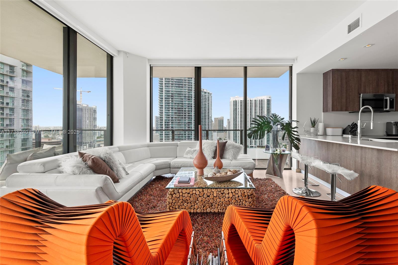 88 SW 7th St #1812, Miami FL 33130