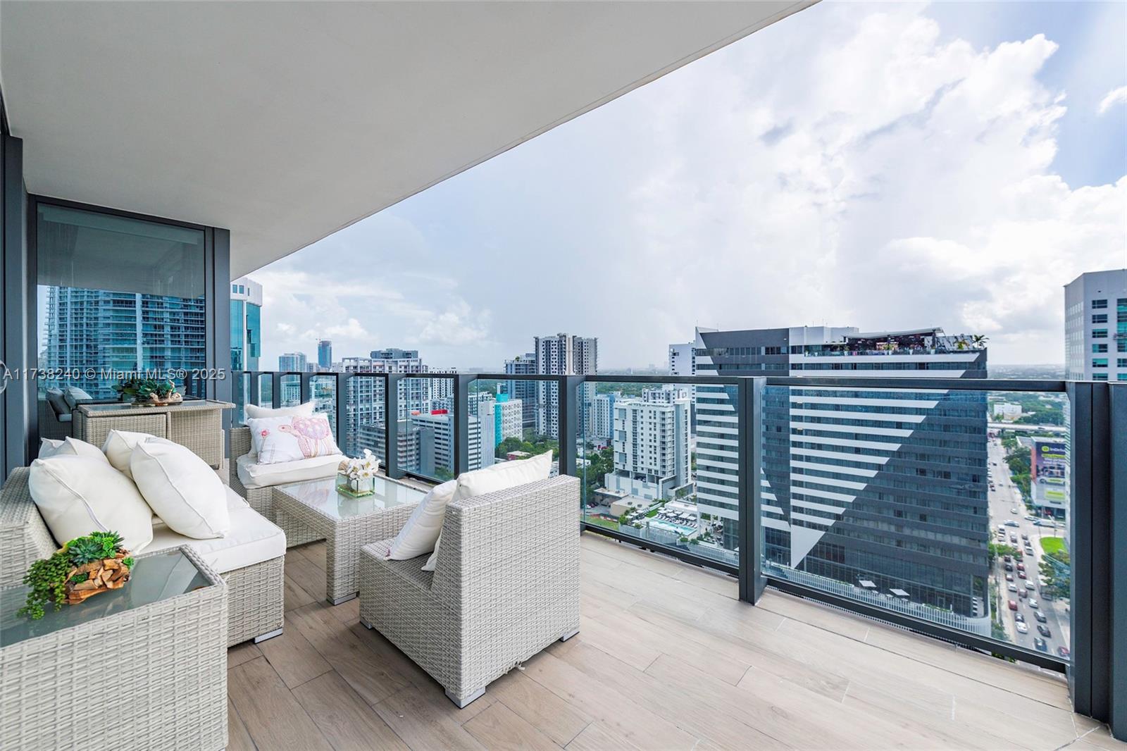 88 SW 7th St #1812, Miami FL 33130