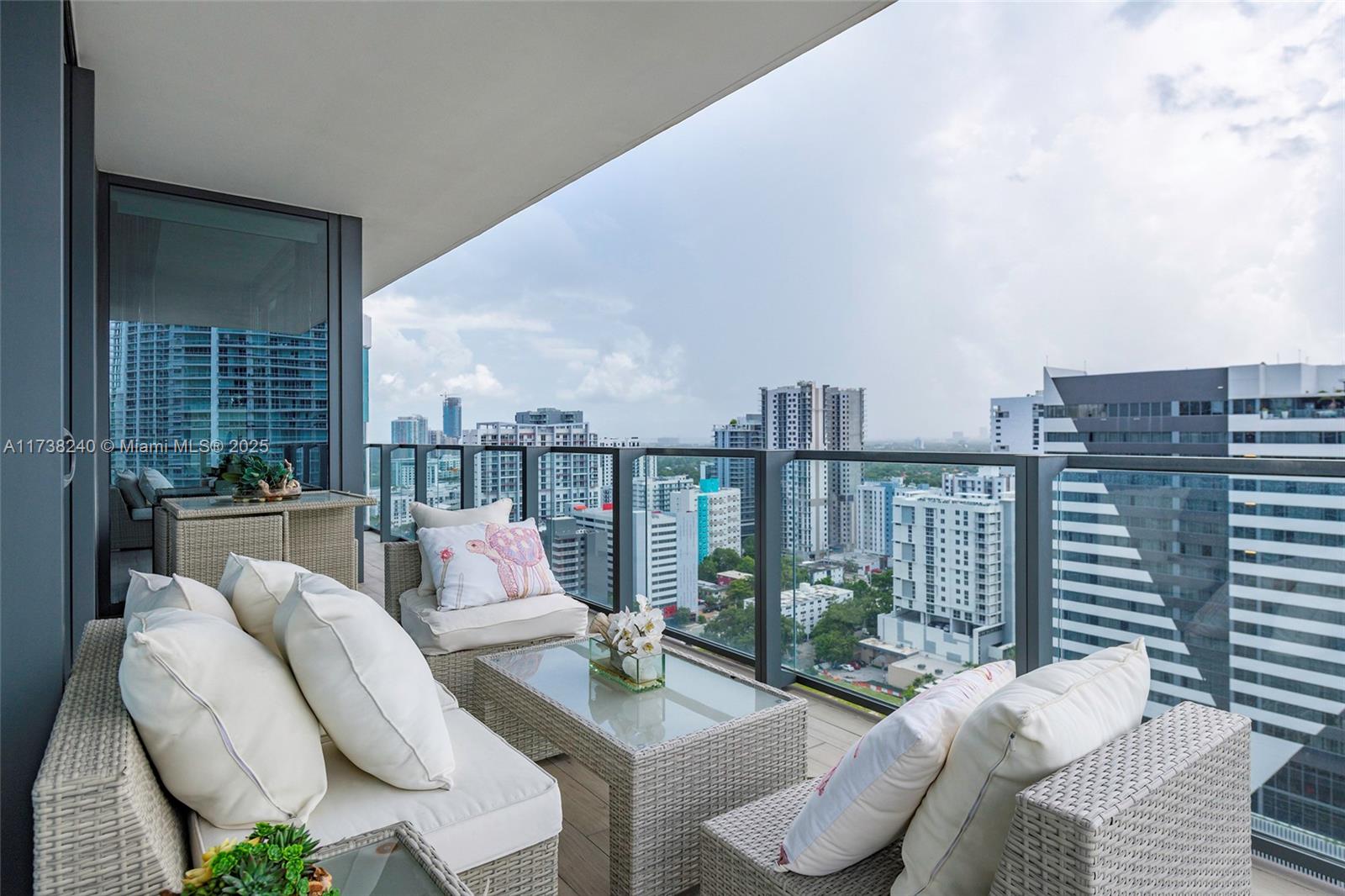 88 SW 7th St #1812, Miami FL 33130