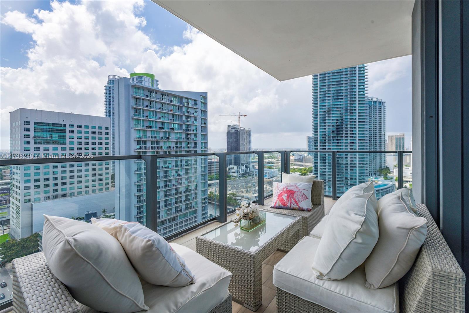 88 SW 7th St #1812, Miami FL 33130
