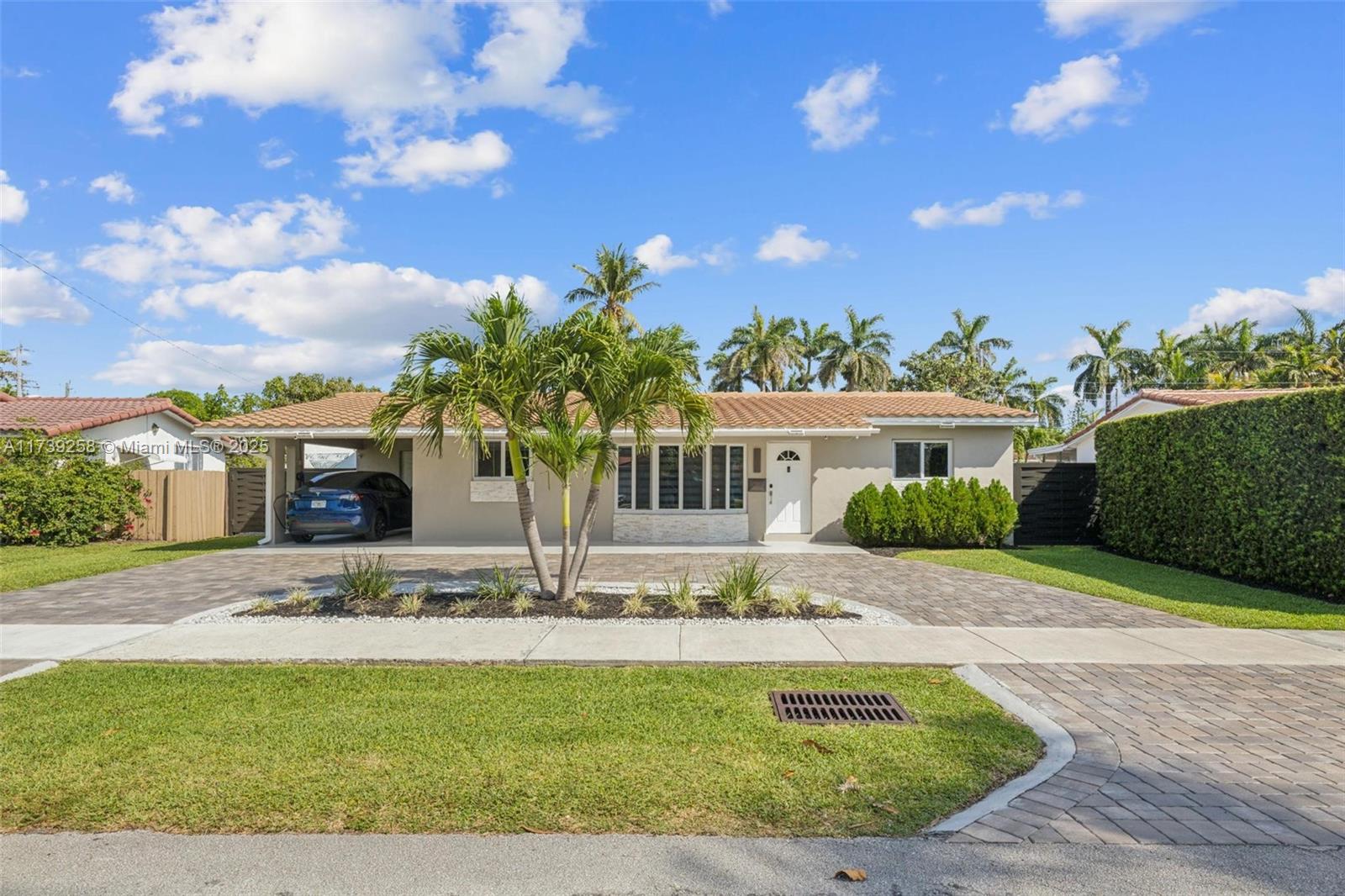 House for Sale in Hallandale Beach, FL