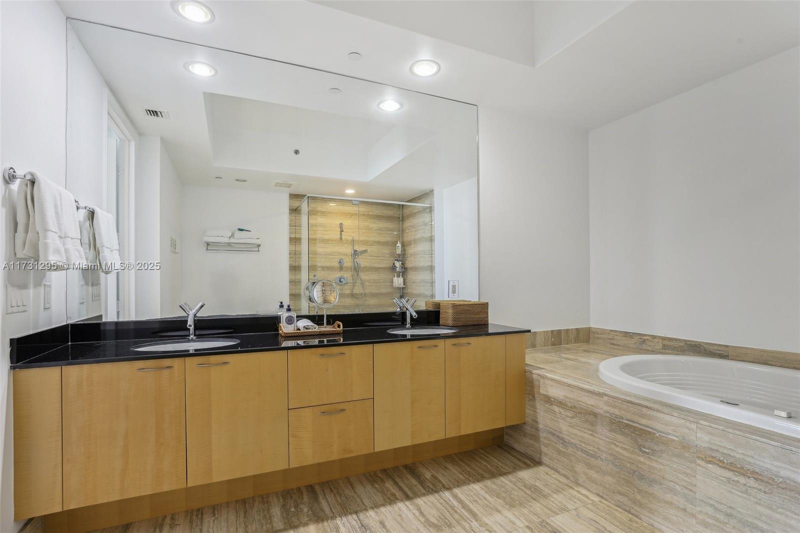 15811 Collins Ave #1603, Sunny Isles Beach FL 33160