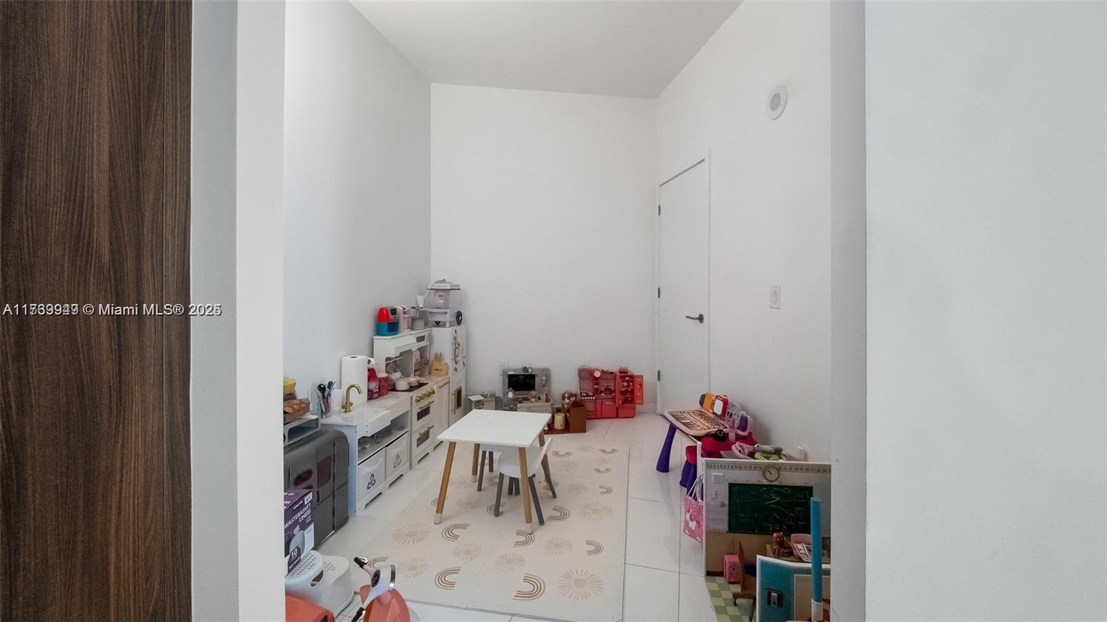 851 NE 1st Ave #3303, Miami FL 33132