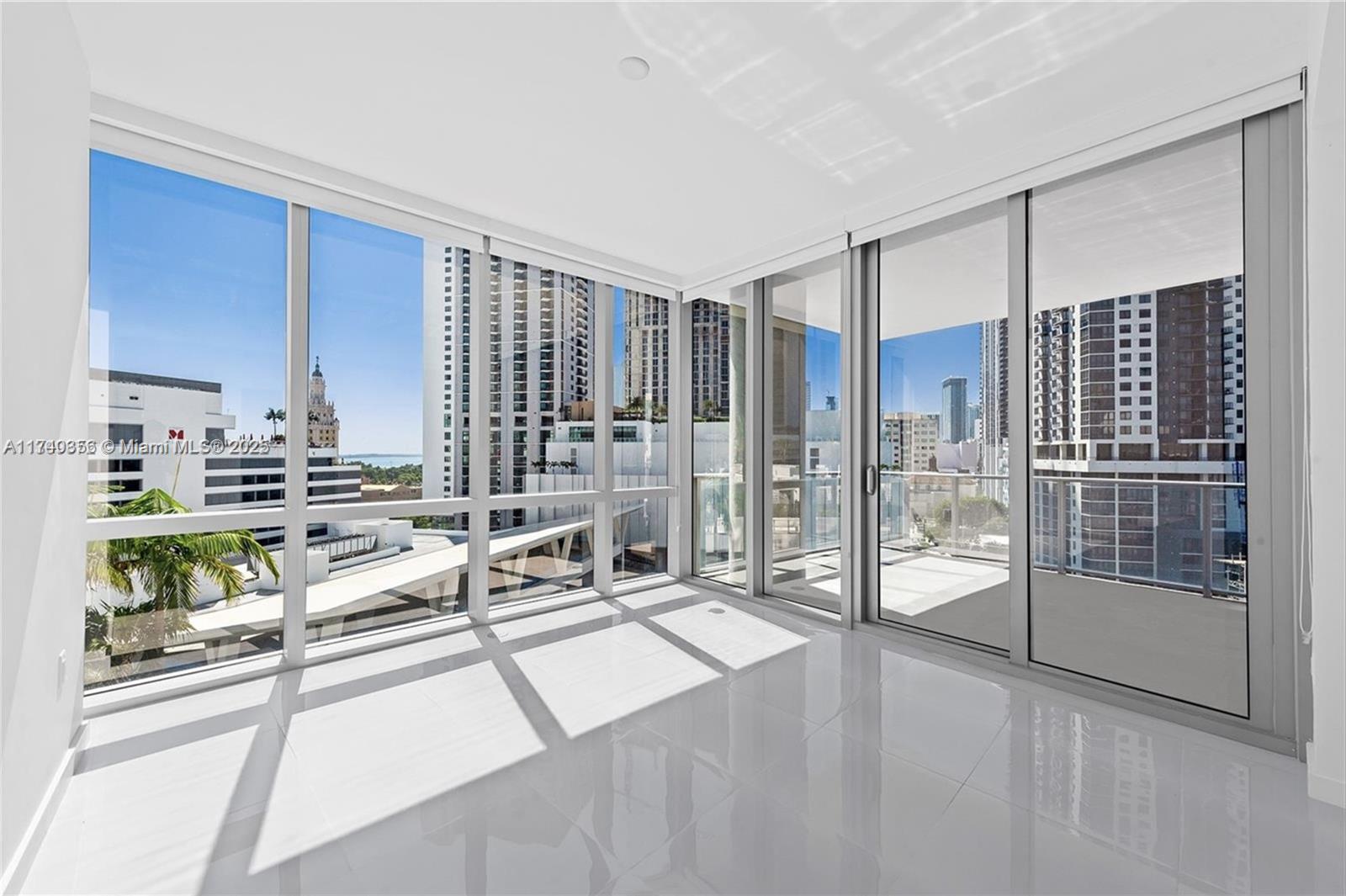 Apartamento à Venda em Miami, FL