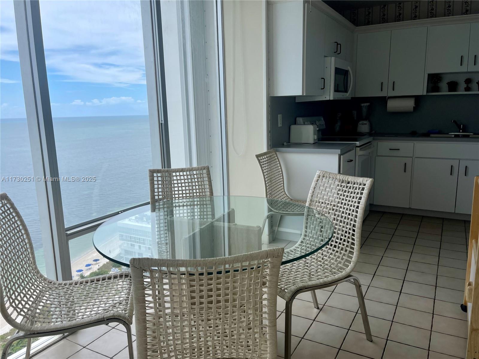 881 Ocean Dr #25D, Key Biscayne FL 33149