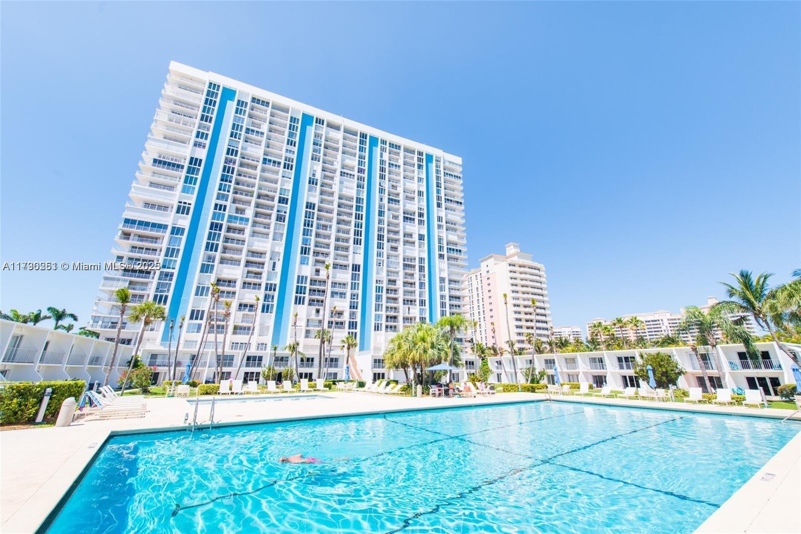 881 Ocean Dr #25D, Key Biscayne FL 33149