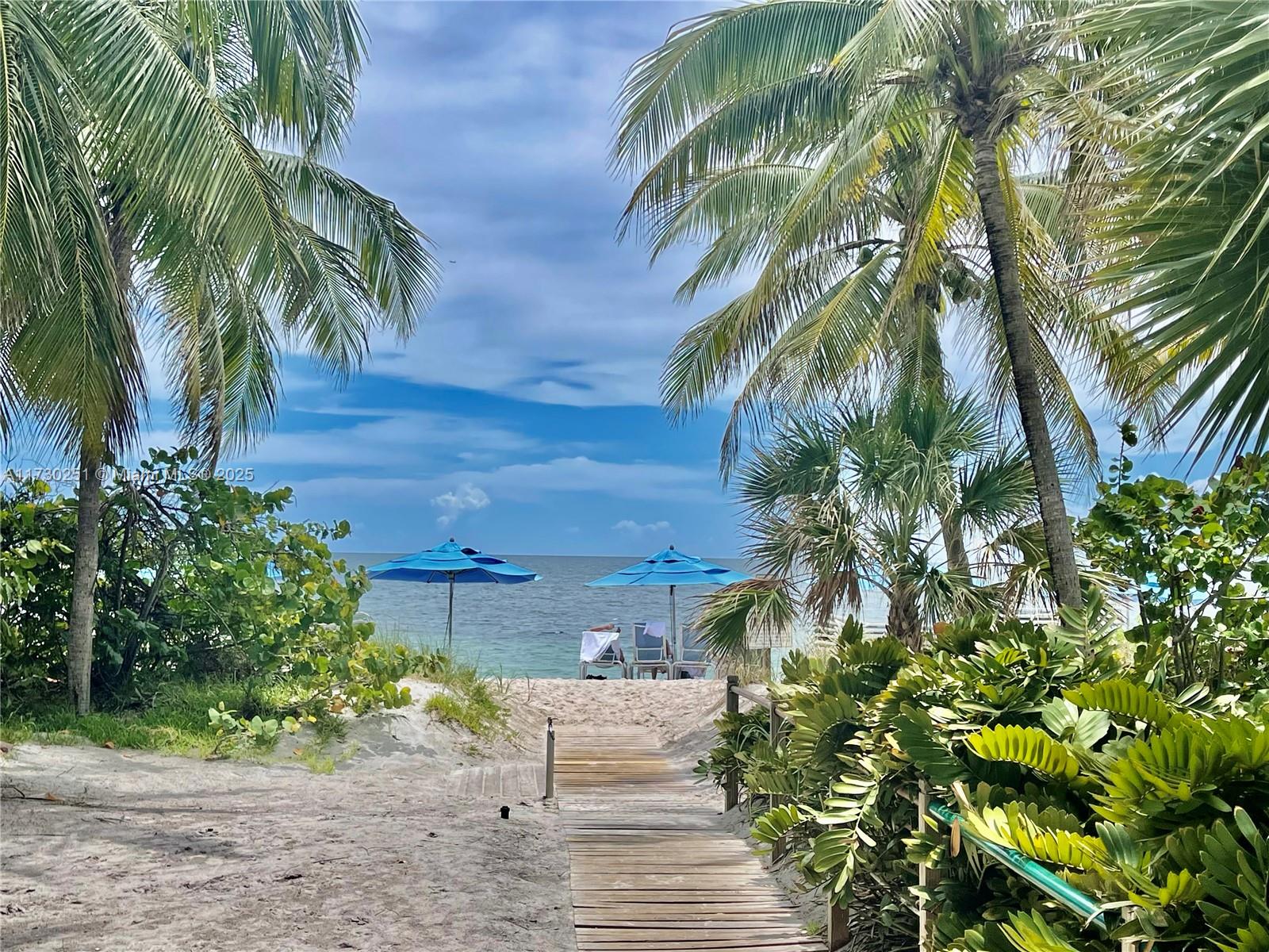 881 Ocean Dr #25D, Key Biscayne FL 33149