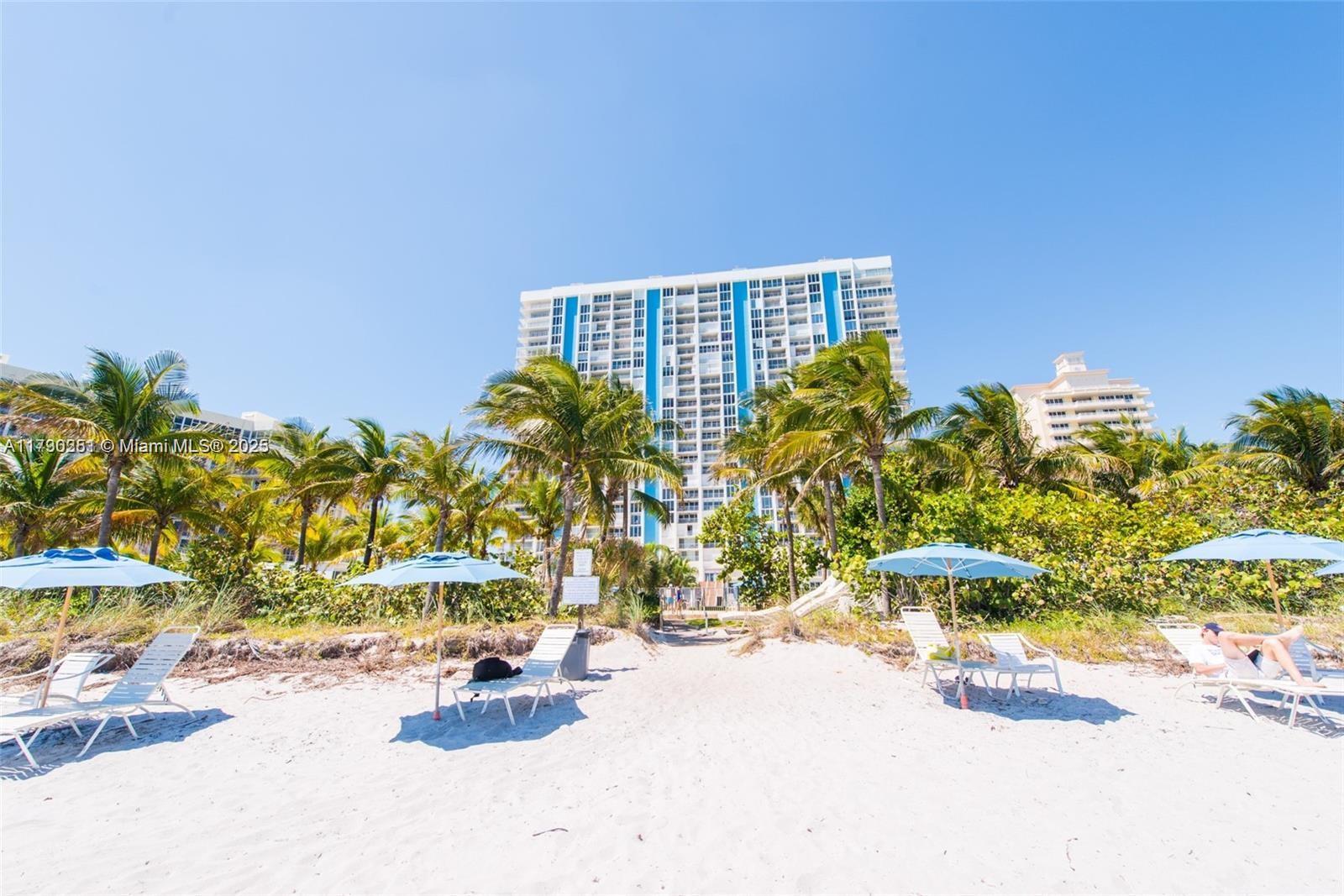 881 Ocean Dr #25D, Key Biscayne FL 33149