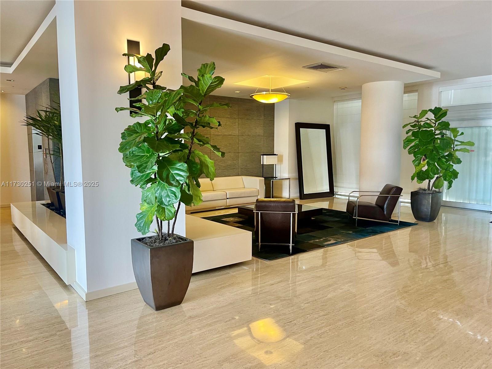 881 Ocean Dr #25D, Key Biscayne FL 33149