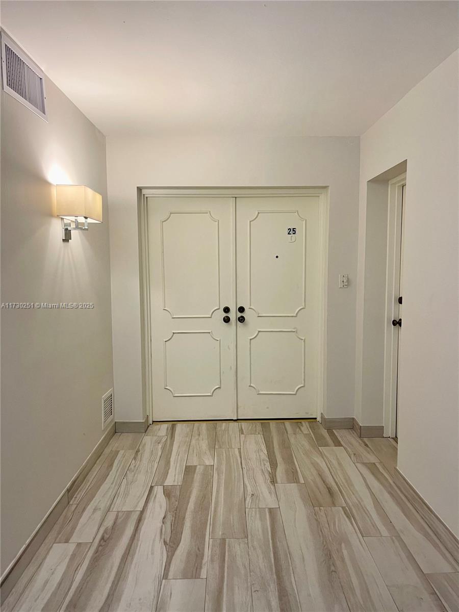 881 Ocean Dr #25D, Key Biscayne FL 33149
