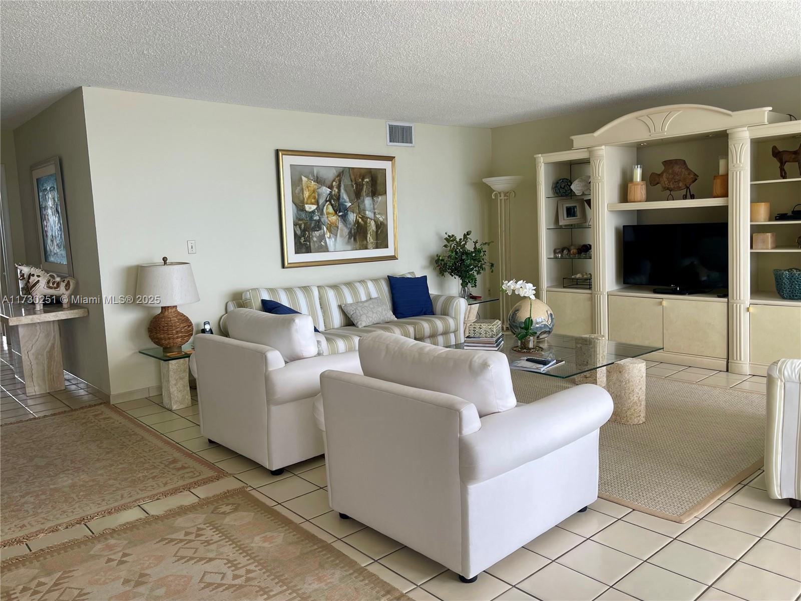 881 Ocean Dr #25D, Key Biscayne FL 33149