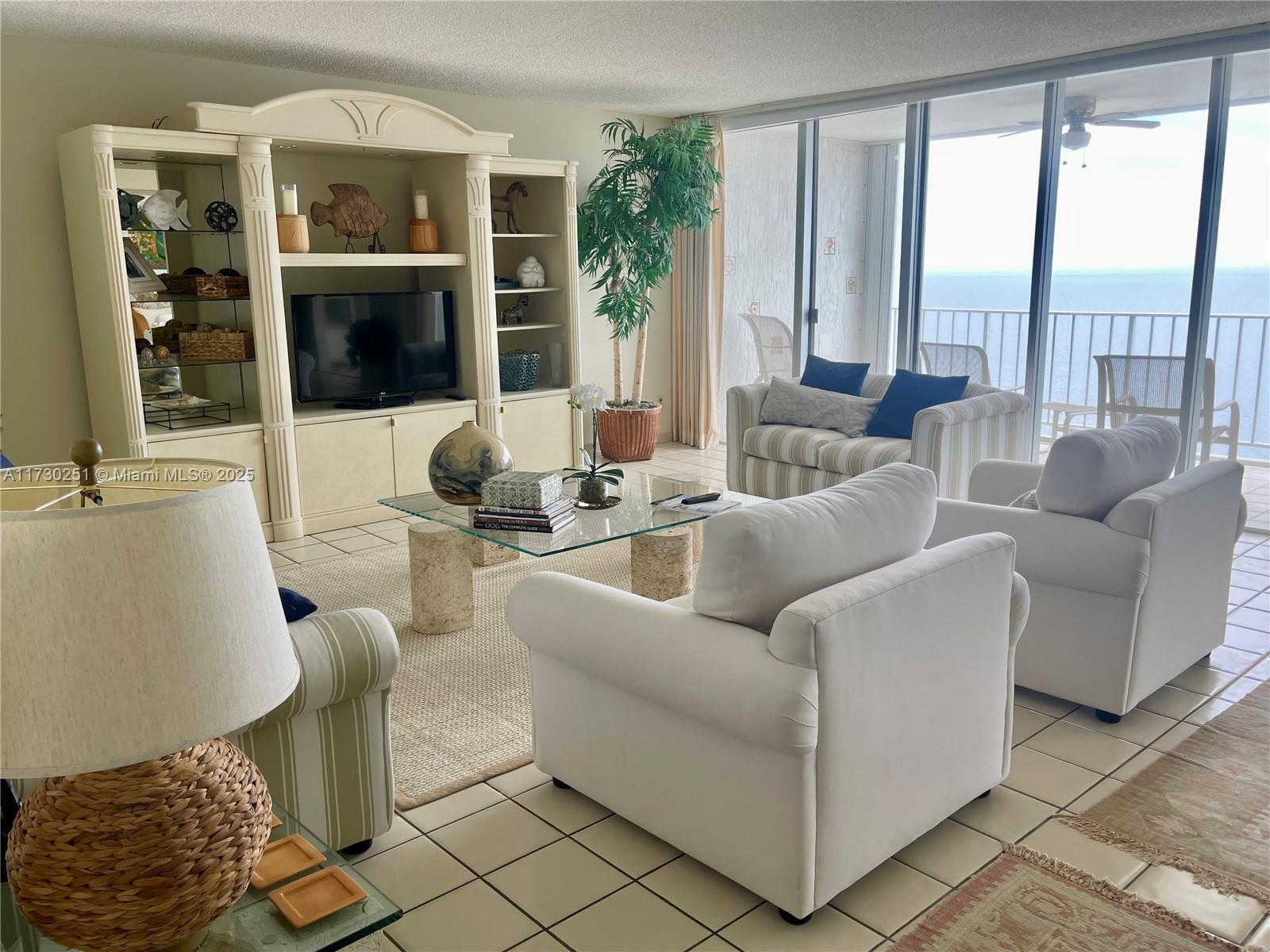 881 Ocean Dr #25D, Key Biscayne FL 33149