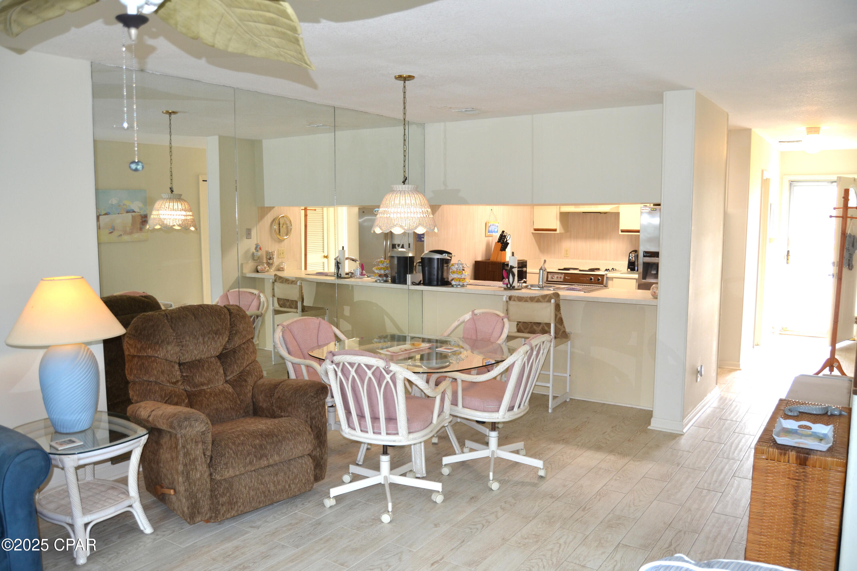 Image 5 For 6215 Thomas Drive 135