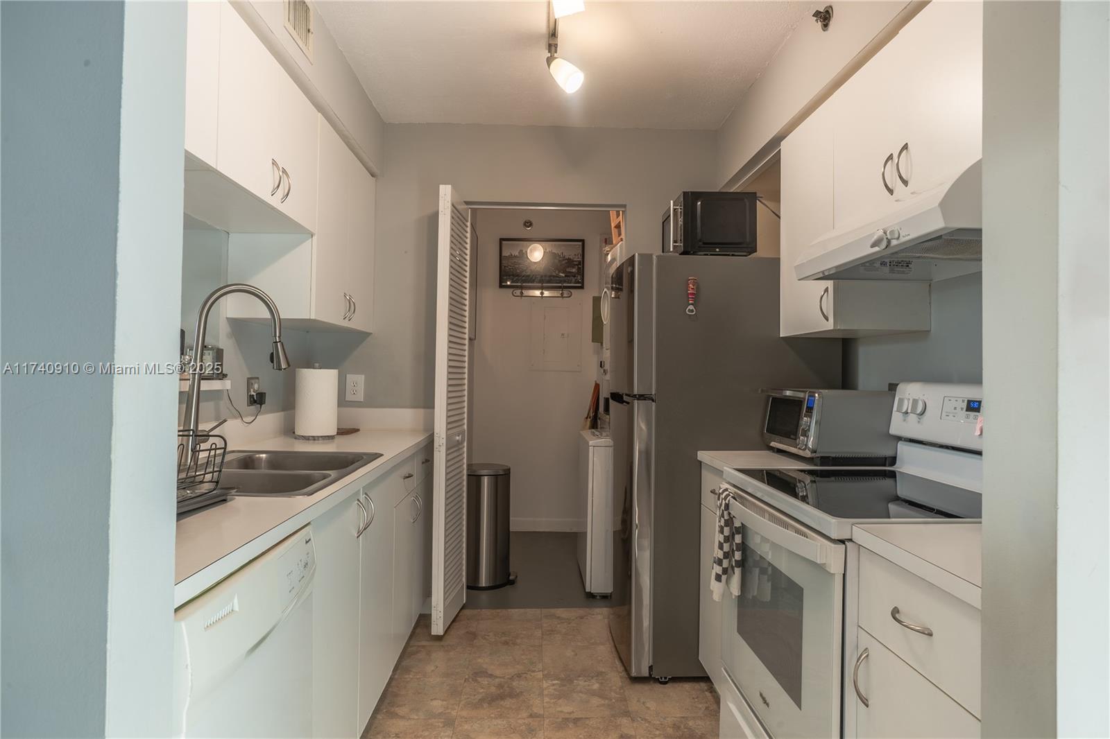 19999 E Country Club Dr #1/305, Aventura FL 33180