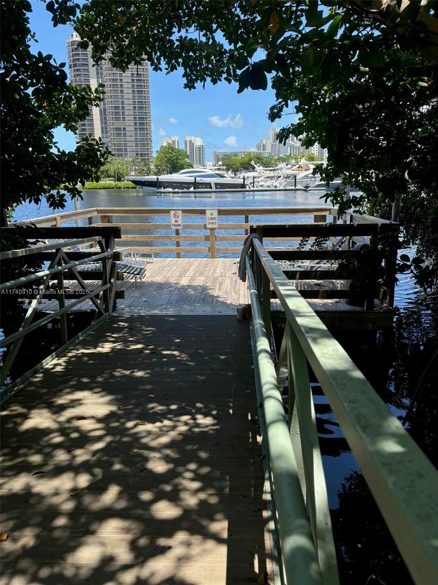 19999 E Country Club Dr #1/305, Aventura FL 33180