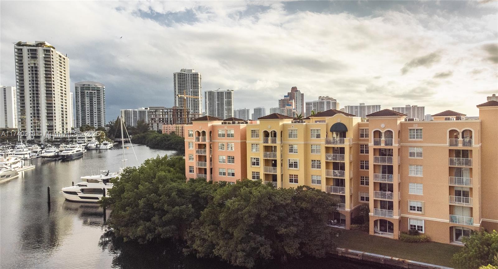 19999 E Country Club Dr #1/305, Aventura FL 33180
