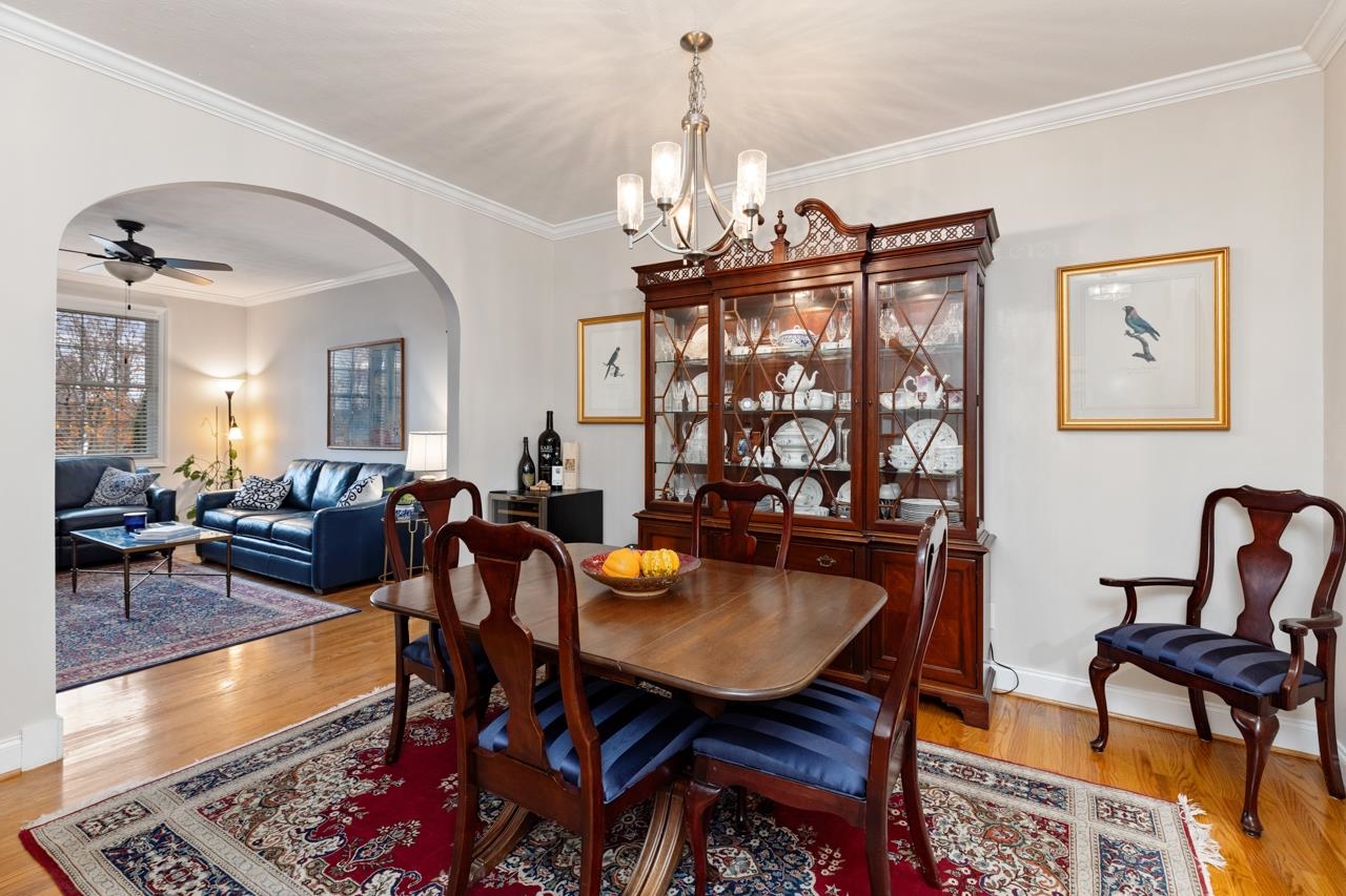 77 Whispering Oaks Dr