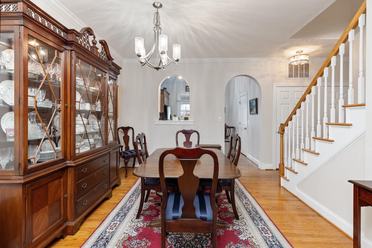 77 Whispering Oaks Dr