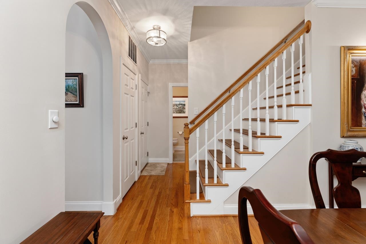 77 Whispering Oaks Dr