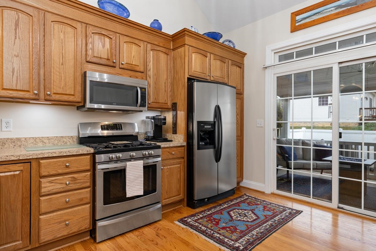 77 Whispering Oaks Dr