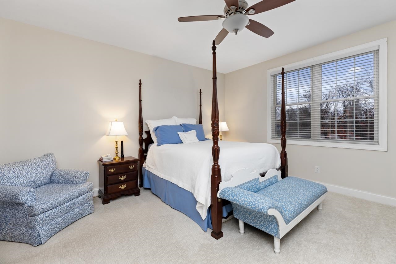 77 Whispering Oaks Dr