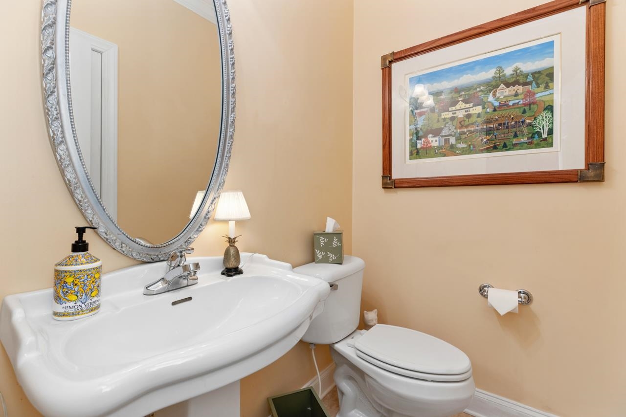 77 Whispering Oaks Dr