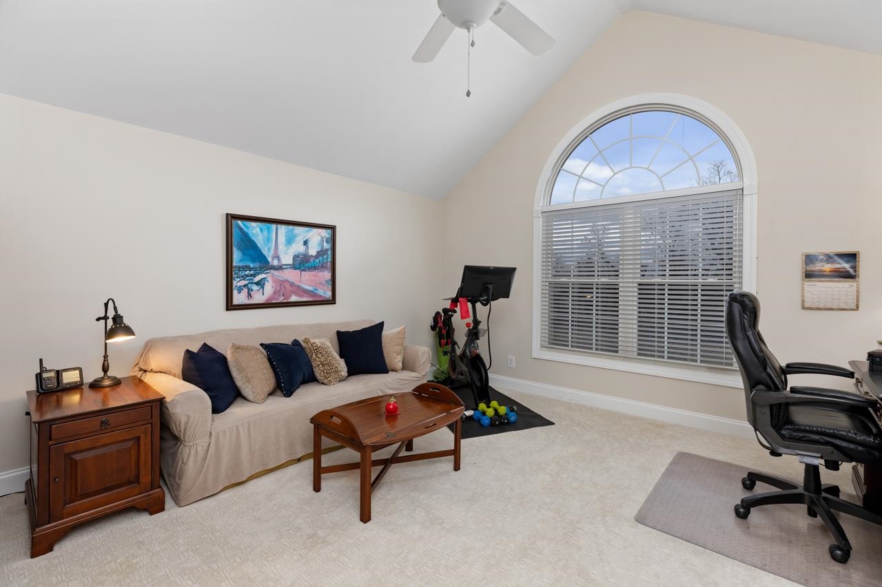 77 Whispering Oaks Dr