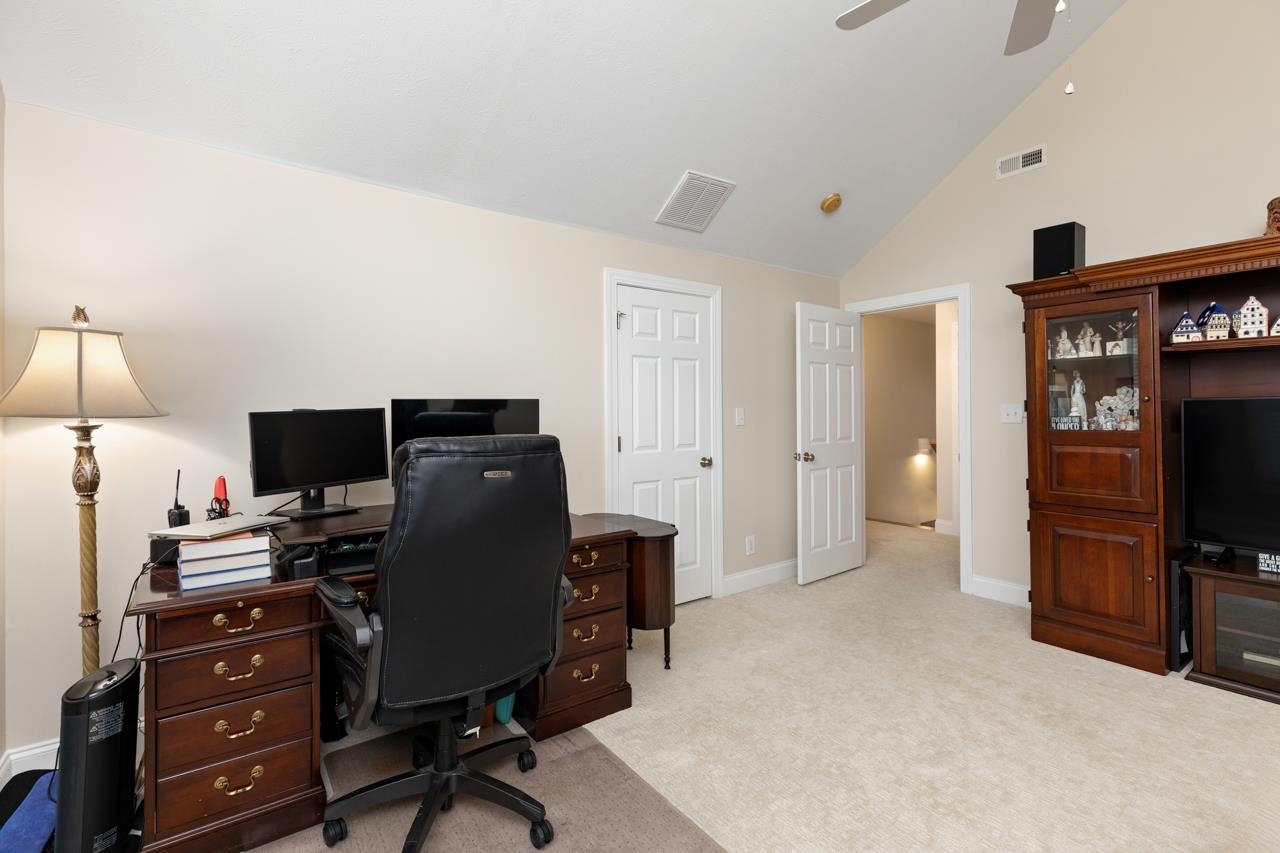 77 Whispering Oaks Dr