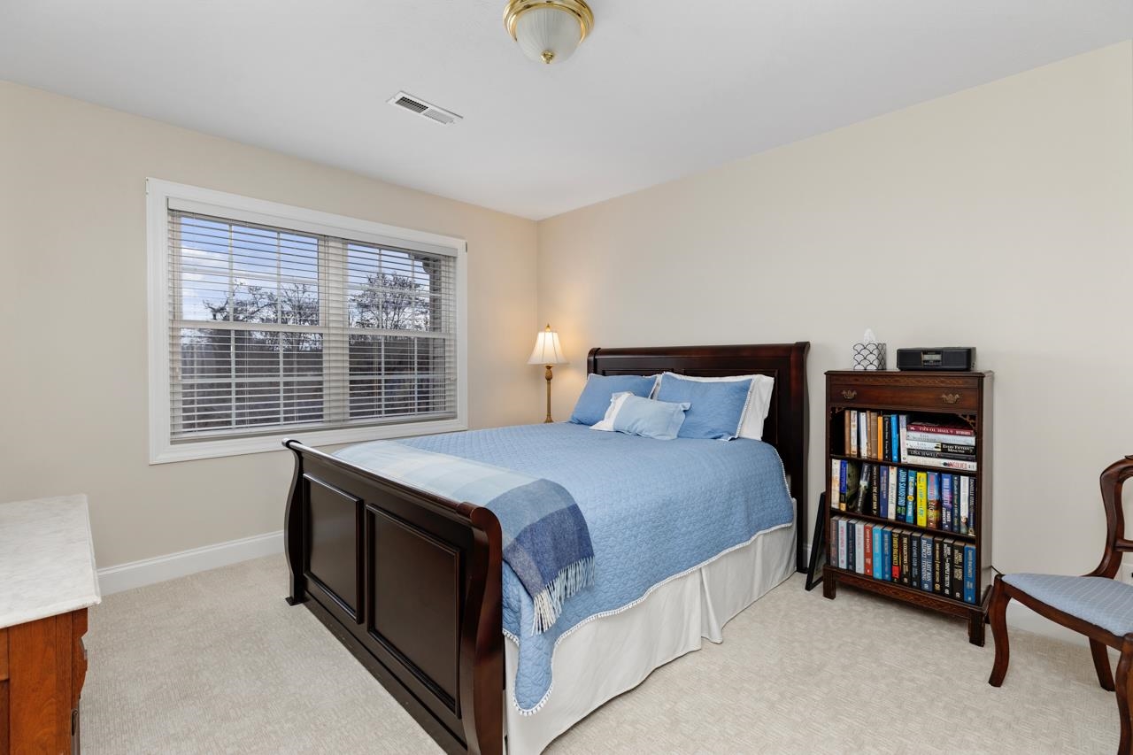 77 Whispering Oaks Dr