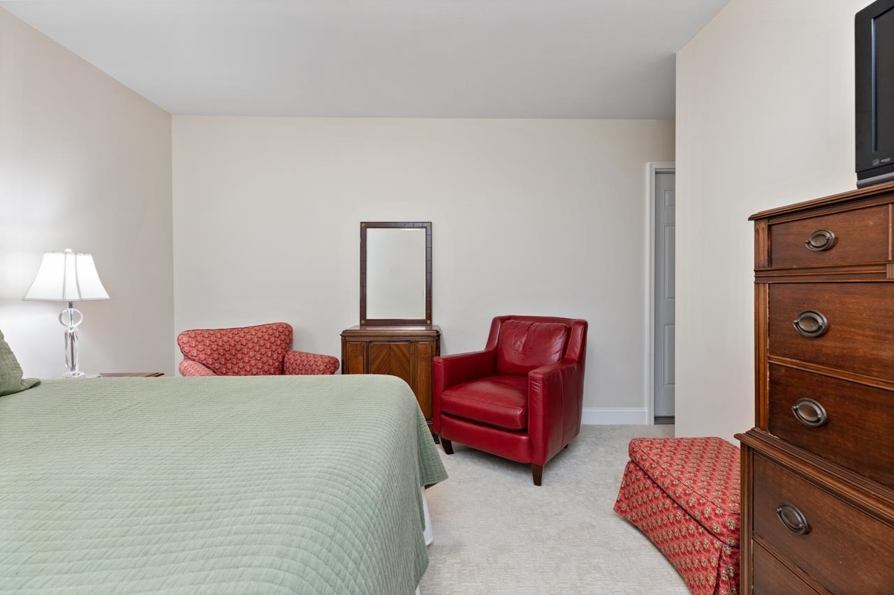 77 Whispering Oaks Dr