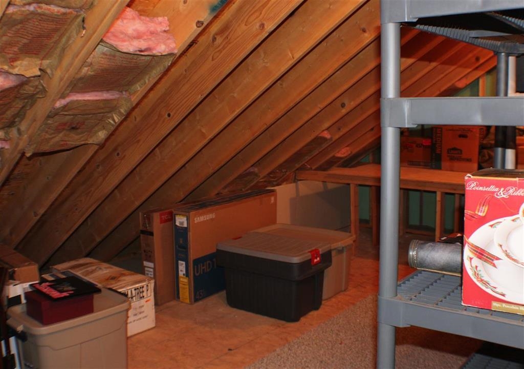 77 Whispering Oaks Dr