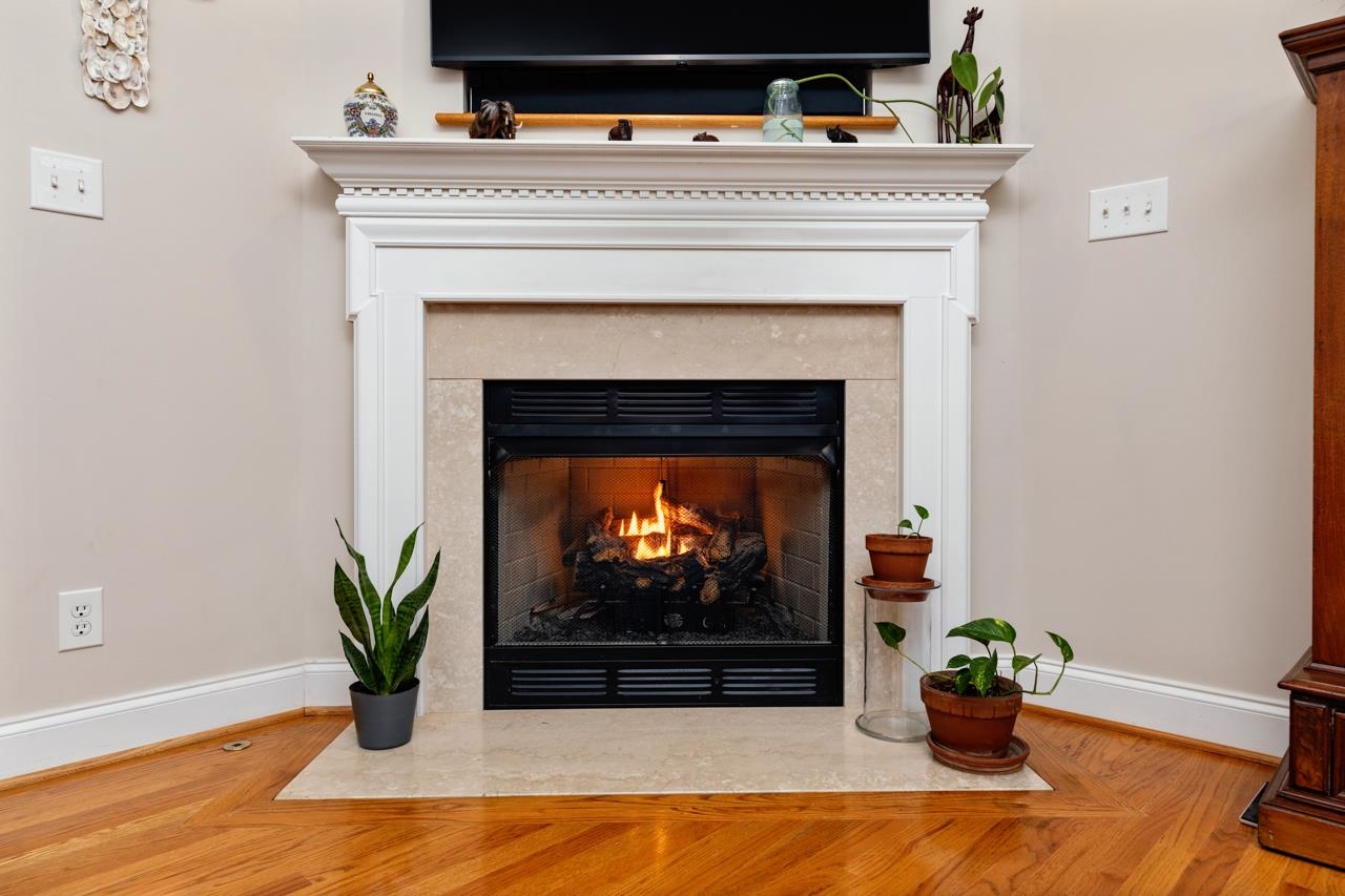 77 Whispering Oaks Dr