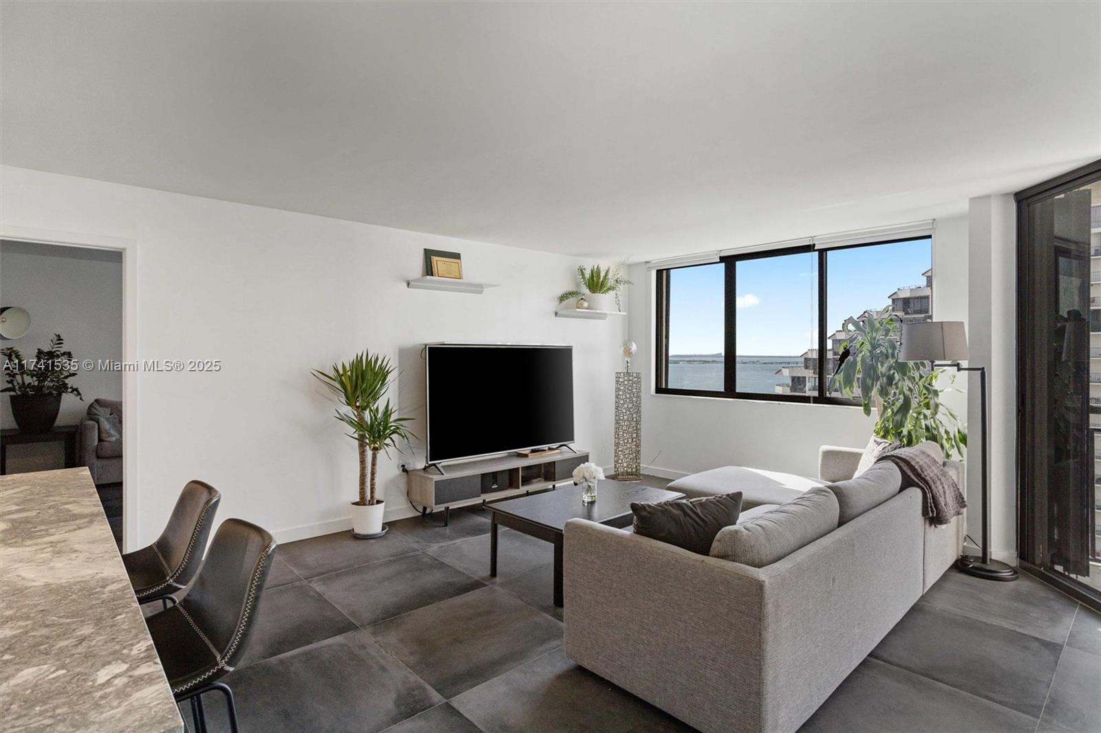 Condo for Sale in Miami, FL